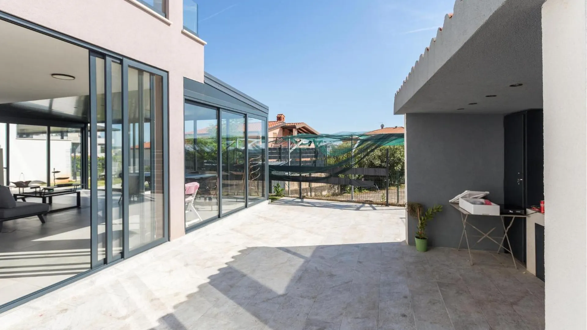 Nice Apartment In Novigrad With House Sea View Karpinjan