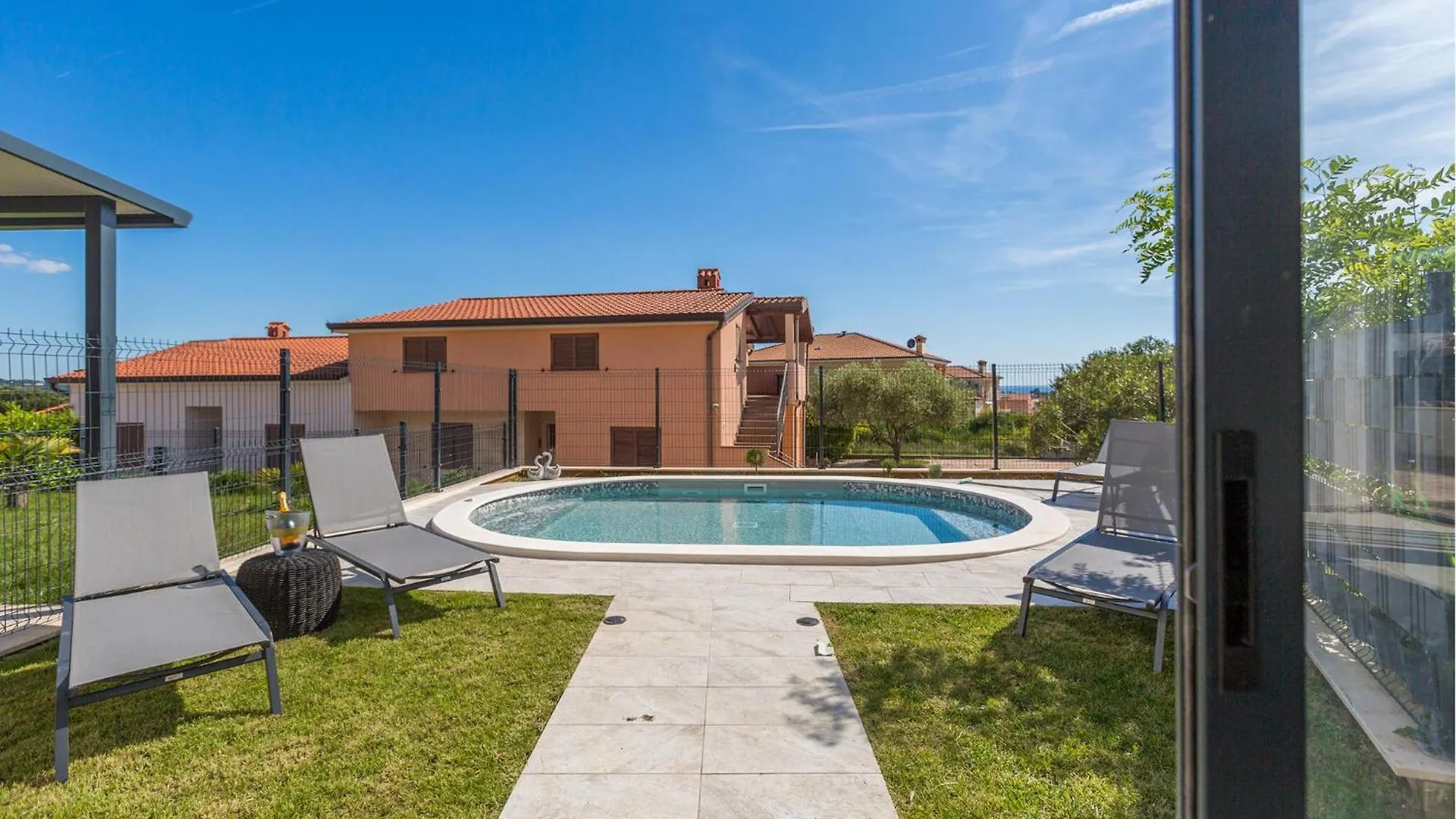 Nice Apartment In Novigrad With House Sea View Karpinjan 0*,